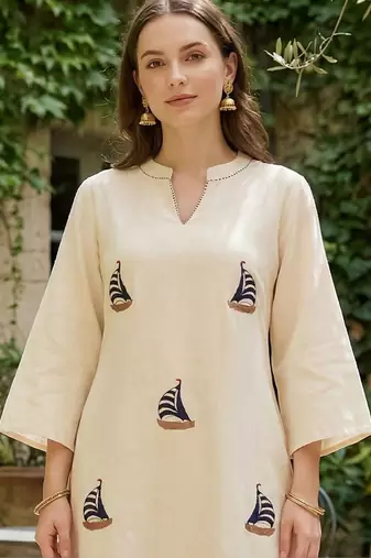 Women Embroidered Regular Thread Work Pure Cotton Kurta with Palazzos
