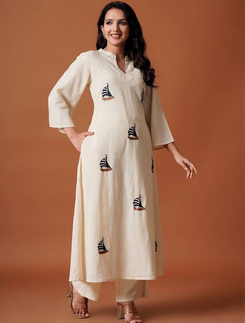 Women Embroidered Regular Thread Work Pure Cotton Kurta with Palazzos