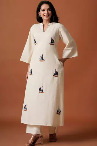 Women Embroidered Regular Thread Work Pure Cotton Kurta with Palazzos