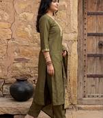 Women Ethnic Motifs Embroidered Regular Thread Work Kurta with Trousers & With Dupatta