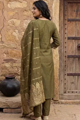 Women Ethnic Motifs Embroidered Regular Thread Work Kurta with Trousers & With Dupatta