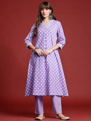 Printed Pleated Pure Cotton Kurta with Trousers 2