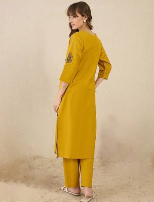 Floral Embroidered Round Neck Thread Work Pure Cotton Straight Kurta & Trousers 5