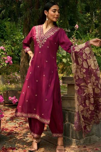 Ethnic Motifs Embroidered V-Neck Thread Work Straight Kurta with Salwar & Dupatta