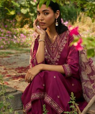 Ethnic Motifs Embroidered V-Neck Thread Work Straight Kurta with Salwar & Dupatta 6