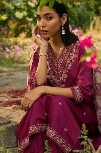 Ethnic Motifs Embroidered V-Neck Thread Work Straight Kurta with Salwar & Dupatta