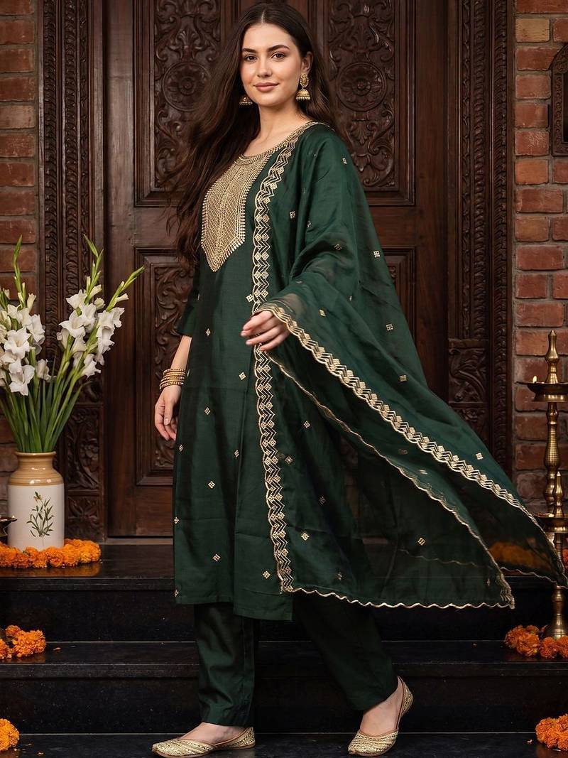 Women Ethnic Motifs Embroidered Regular Kurta with Trousers & With Dupatta