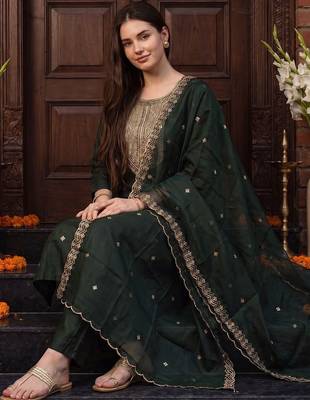 Women Ethnic Motifs Embroidered Regular Kurta with Trousers & With Dupatta 2