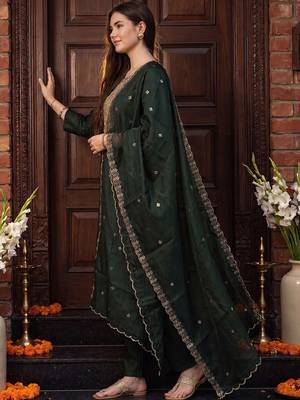 Women Ethnic Motifs Embroidered Regular Kurta with Trousers & With Dupatta 4