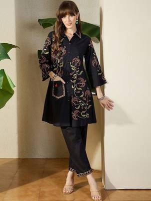 Women Black Floral Embroidered Thread Work Pure Cotton Kurti with Trousers 4