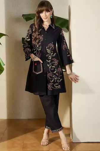 Women Black Floral Embroidered Thread Work Pure Cotton Kurti with Trousers