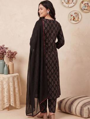 Women Ethnic Motifs Printed Regular Pure Cotton Kurta with Trousers & With Dupatta 4