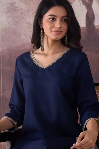 Women Regular Kurta with Trousers