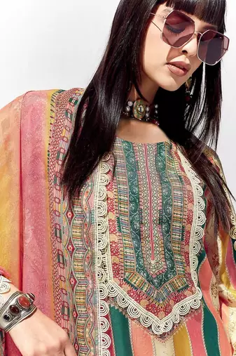 Women Ethnic Motifs Printed Regular Kurta with Trousers & With Dupatta