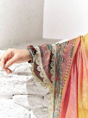 Women Ethnic Motifs Printed Regular Kurta with Trousers & With Dupatta 6
