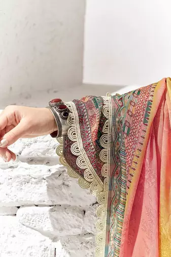 Women Ethnic Motifs Printed Regular Kurta with Trousers & With Dupatta
