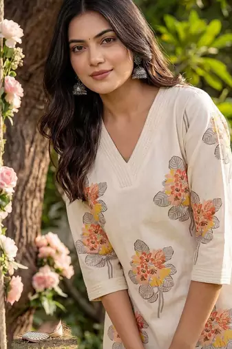 Women Floral Printed Regular Kurta with Palazzos