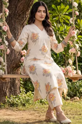 Women Floral Printed Regular Kurta with Palazzos