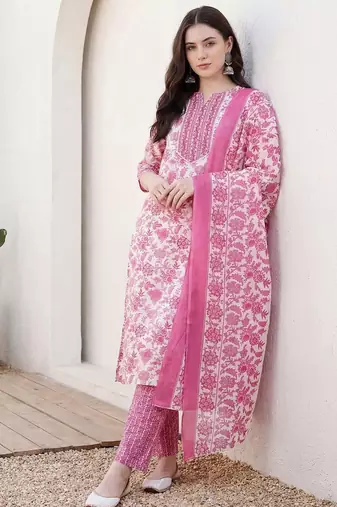 Women Floral Printed Regular Beads and Stones Kurta with Trousers & With Dupatta