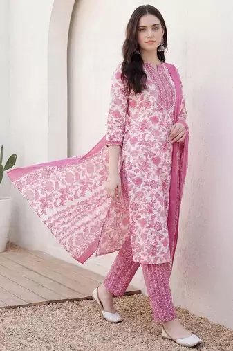 Women Floral Printed Regular Beads and Stones Kurta with Trousers & With Dupatta