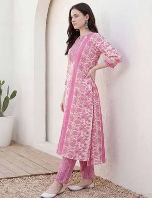 Women Floral Printed Regular Beads and Stones Kurta with Trousers & With Dupatta 5