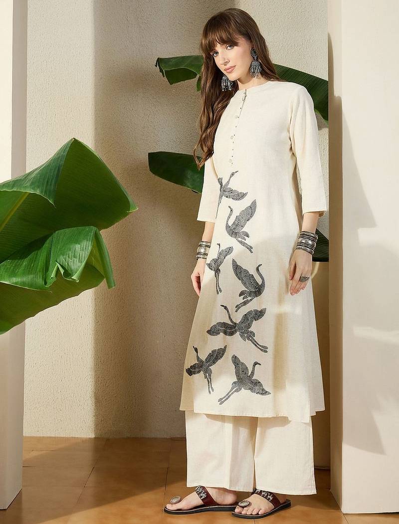 Women Birds Embroidered Thread Work Kurta With Palazzo Pant