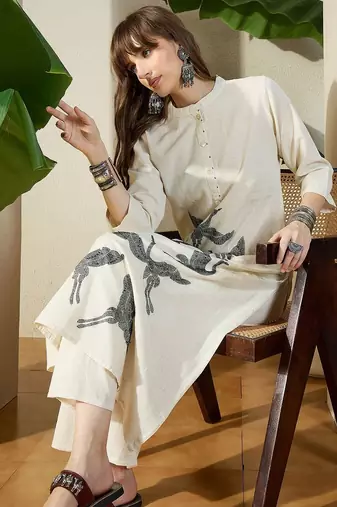 Women Birds Embroidered Thread Work Kurta With Palazzo Pant