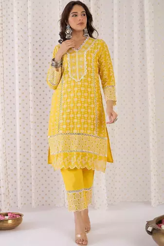 Women Ethnic Motifs Embroidered Regular Thread Work Pure Cotton Kurta with Trousers & With Dupatta