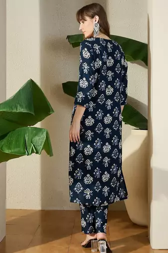 Women Ethnic Motifs Printed Regular Kurta with Trousers