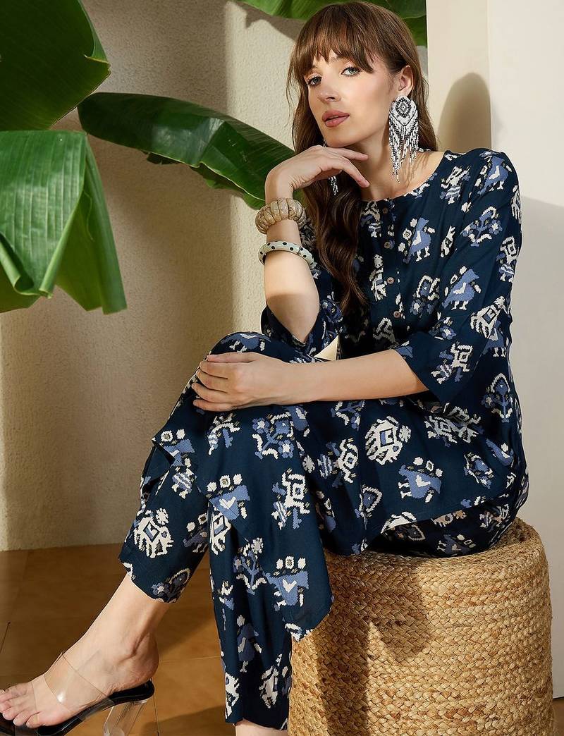Women Ethnic Motifs Printed Regular Kurta with Trousers