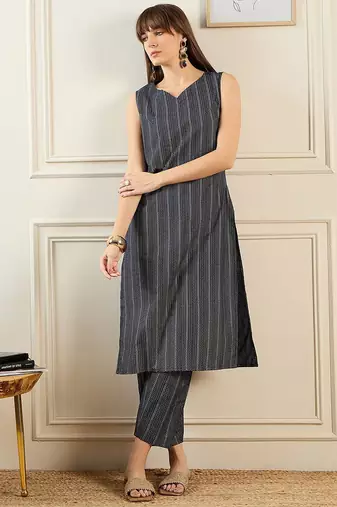Geometric Printed V-Neck Pure Cotton Straight Kurta With Trousers