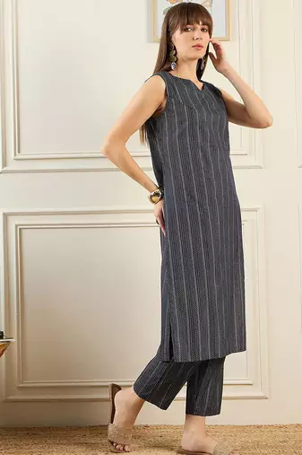Geometric Printed V-Neck Pure Cotton Straight Kurta With Trousers