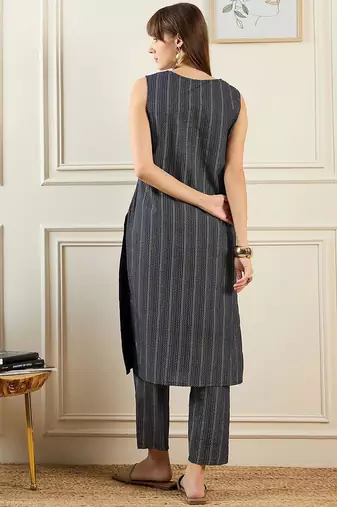 Geometric Printed V-Neck Pure Cotton Straight Kurta With Trousers