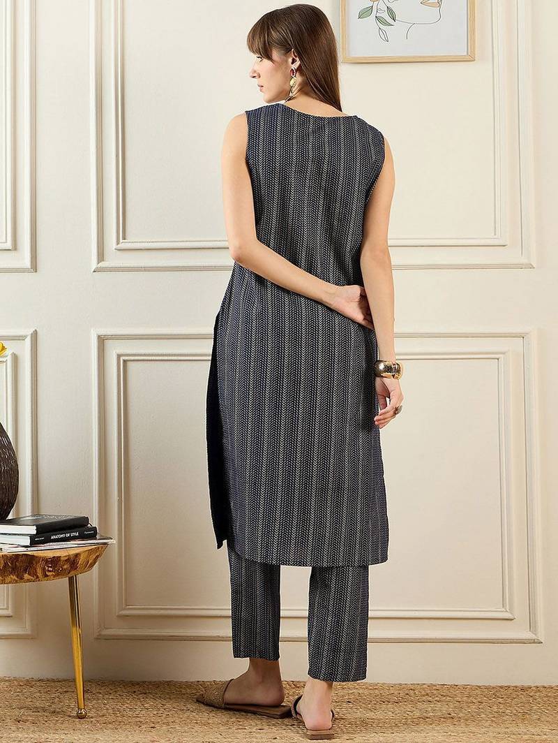Geometric Printed V-Neck Pure Cotton Straight Kurta With Trousers