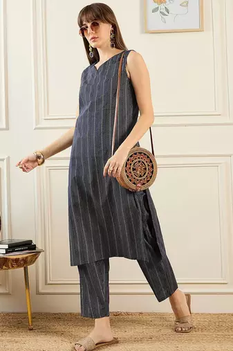 Geometric Printed V-Neck Pure Cotton Straight Kurta With Trousers