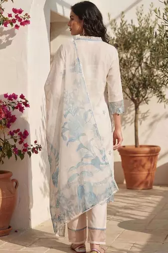 Women Floral Embroidered Regular Thread Work Kurta with Trousers & With Dupatta