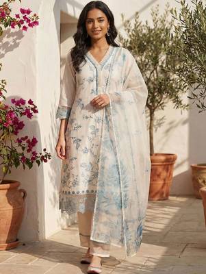 Women Floral Embroidered Regular Thread Work Kurta with Trousers & With Dupatta 5