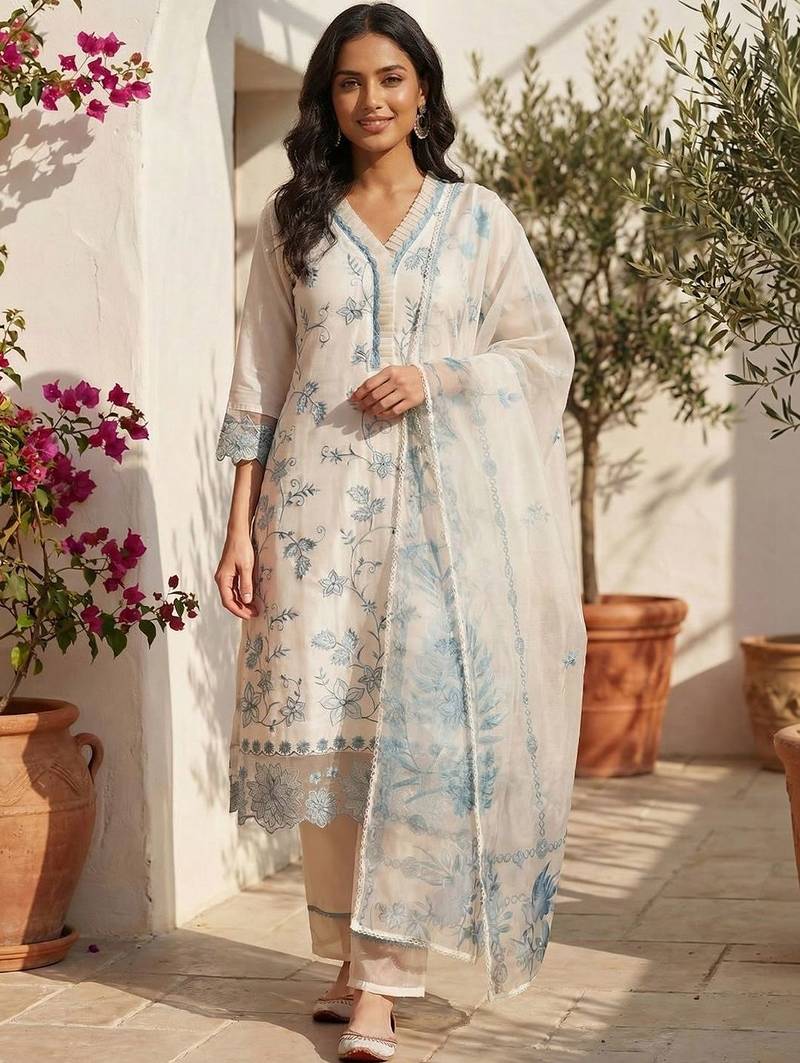 Women Floral Embroidered Regular Thread Work Kurta with Trousers & With Dupatta