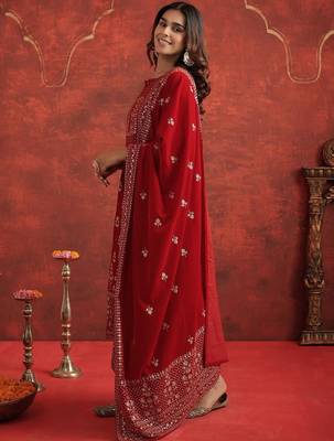 Motifs Embroidered Velvet Notch Neck Straight Kurta With Trousers & Dupatta 3