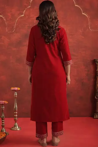 Motifs Embroidered Velvet Notch Neck Straight Kurta With Trousers & Dupatta