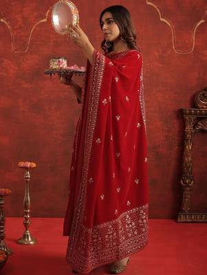 Motifs Embroidered Velvet Notch Neck Straight Kurta With Trousers & Dupatta 5