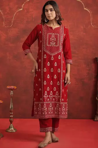 Motifs Embroidered Velvet Notch Neck Straight Kurta With Trousers & Dupatta