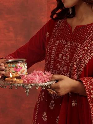 Motifs Embroidered Velvet Notch Neck Straight Kurta With Trousers & Dupatta 7