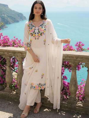 Women Floral Embroidered Regular Thread Work Pure Cotton Kurta with Trousers & With Dupatta 1