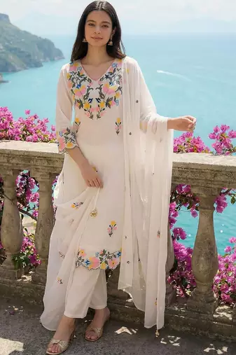 Women Floral Embroidered Regular Thread Work Pure Cotton Kurta with Trousers & With Dupatta