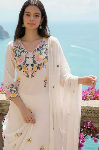 Women Floral Embroidered Regular Thread Work Pure Cotton Kurta with Trousers & With Dupatta