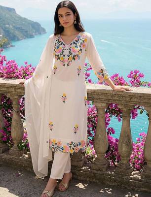 Women Floral Embroidered Regular Thread Work Pure Cotton Kurta with Trousers & With Dupatta 6