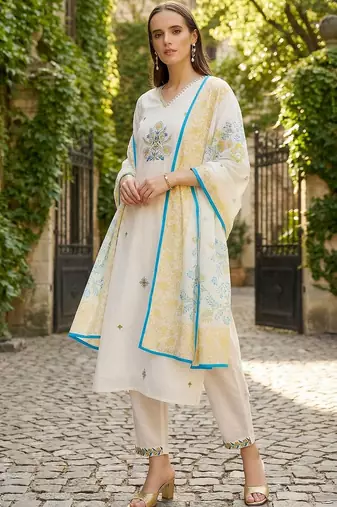 Women Floral Embroidered Regular Thread Work Pure Cotton Kurta with Trousers & With Dupatta