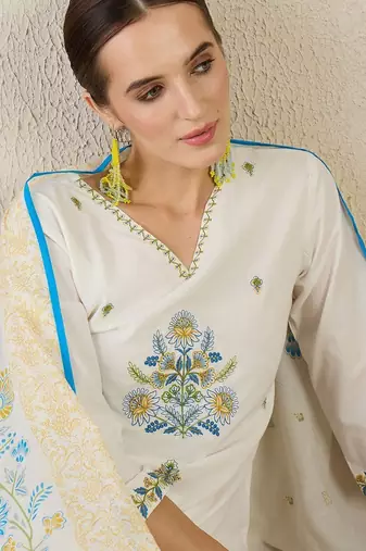 Women Floral Embroidered Regular Thread Work Pure Cotton Kurta with Trousers & With Dupatta