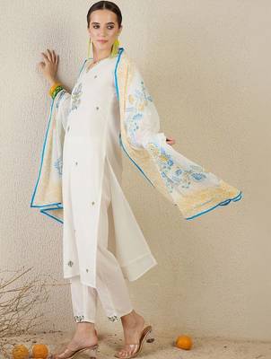 Women Floral Embroidered Regular Thread Work Pure Cotton Kurta with Trousers & With Dupatta 5